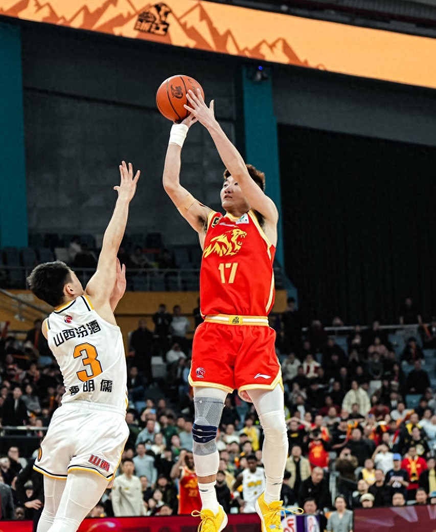 关键时刻体能课后，广厦男篮扳平良机备战英超，震撼外界，阵容厚度经受考验